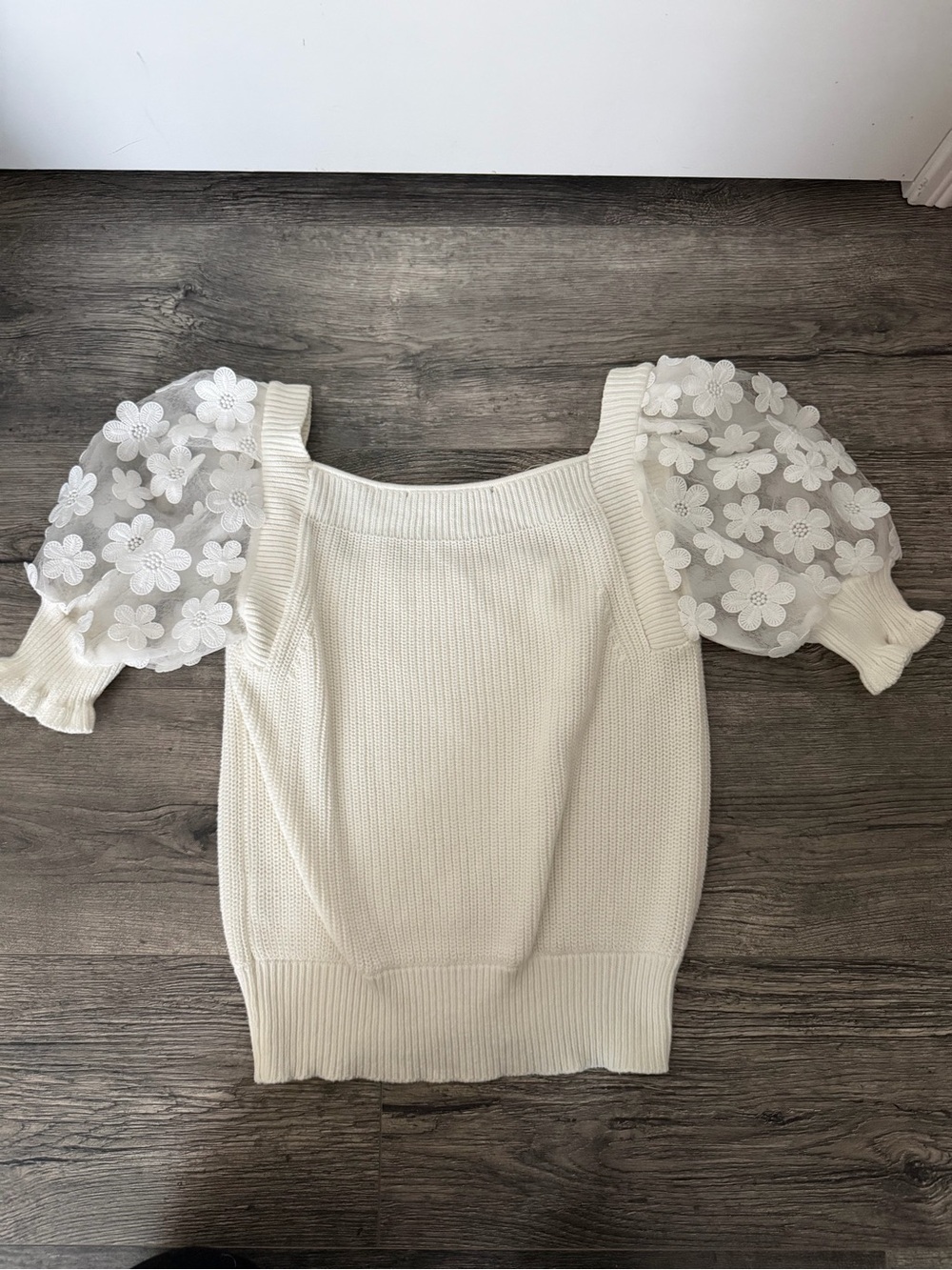 French Connection Floral Embroidered Puff Sleeve Knit Top - Size Small - Picture 3 of 4